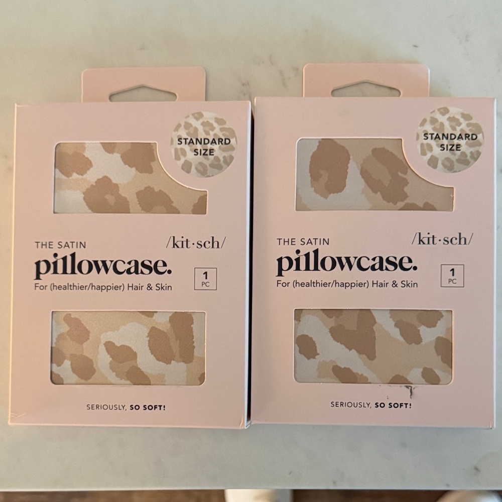 (set of 2) NWT Kitsch Satin Pillowcases in Tan and Cream leopard print